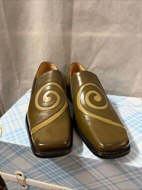Fratelli Rossetti Olive and Tan Leather Slip-On Loafers with Swirl Detail